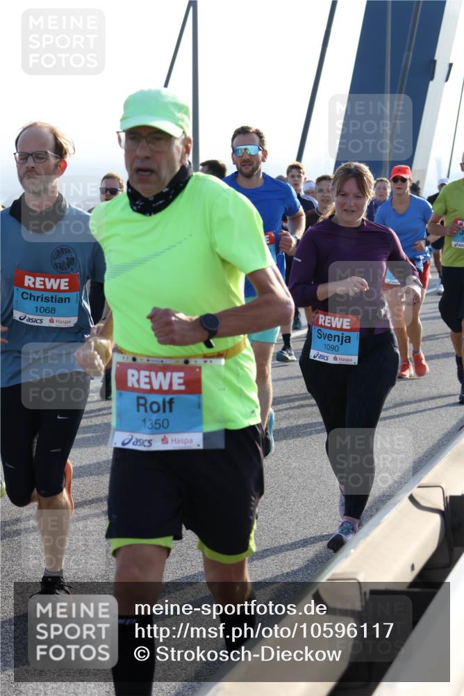03.10.2026 - Köhlbrandbrückenlauf Strokosch-Dieckow http://msf.ph/oto/10596117 03.10.2026 09:27:47 Position 1 1068, 1350, 1090 meine-sportfotos.de