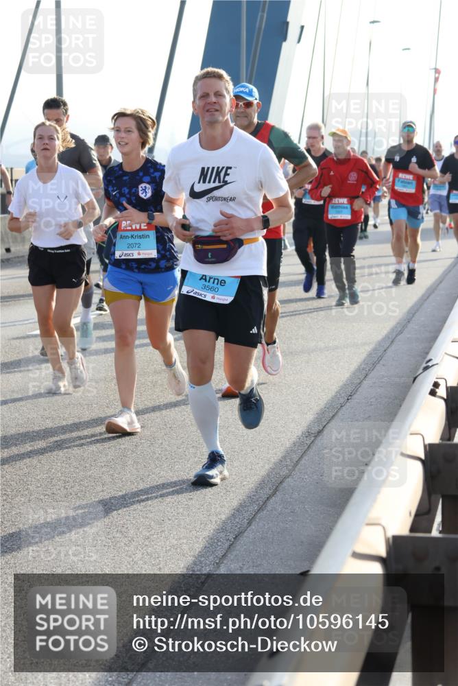 03.10.2026 - Köhlbrandbrückenlauf Strokosch-Dieckow http://msf.ph/oto/10596145 03.10.2026 09:27:56 Position 1 2072, 3560 meine-sportfotos.de