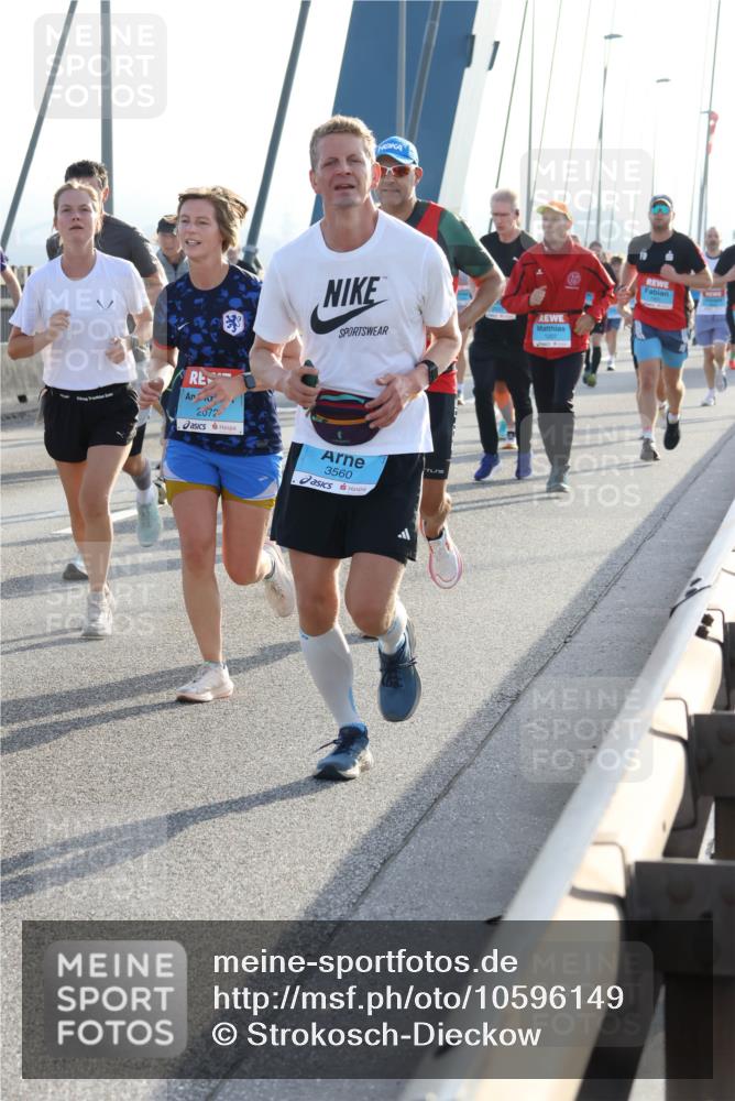 03.10.2026 - Köhlbrandbrückenlauf Strokosch-Dieckow http://msf.ph/oto/10596149 03.10.2026 09:27:56 Position 1 2072, 1207, 3560 meine-sportfotos.de