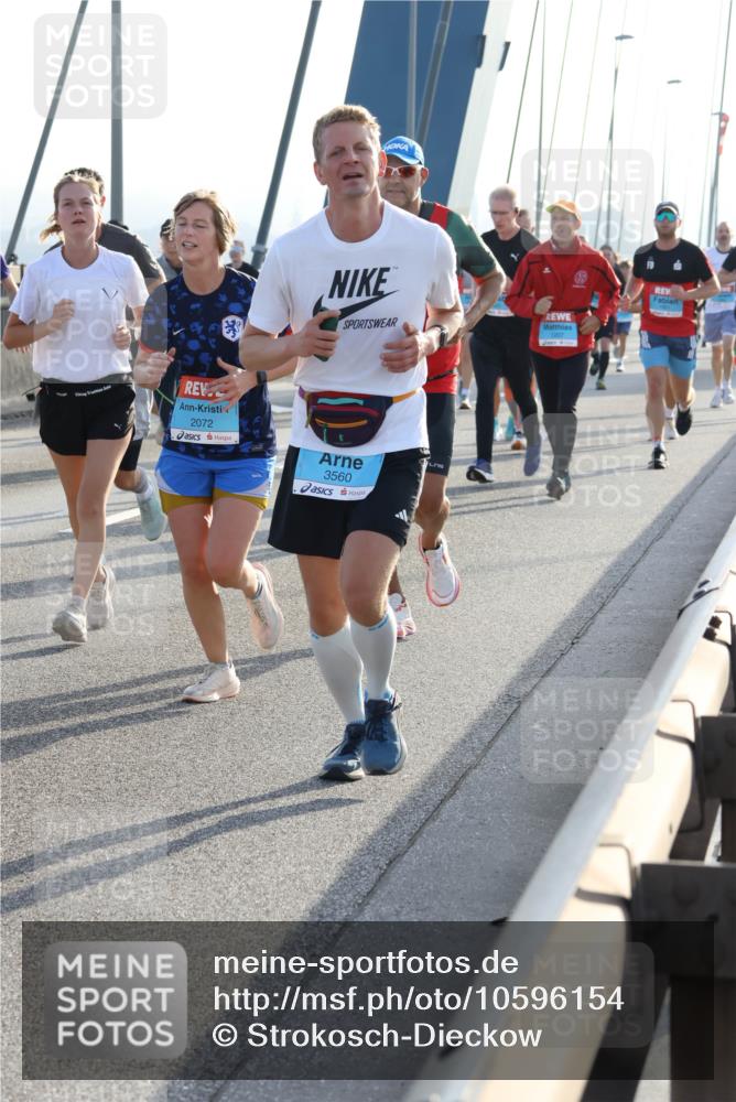 03.10.2026 - Köhlbrandbrückenlauf Strokosch-Dieckow http://msf.ph/oto/10596154 03.10.2026 09:27:56 Position 1 2072, 3560 meine-sportfotos.de