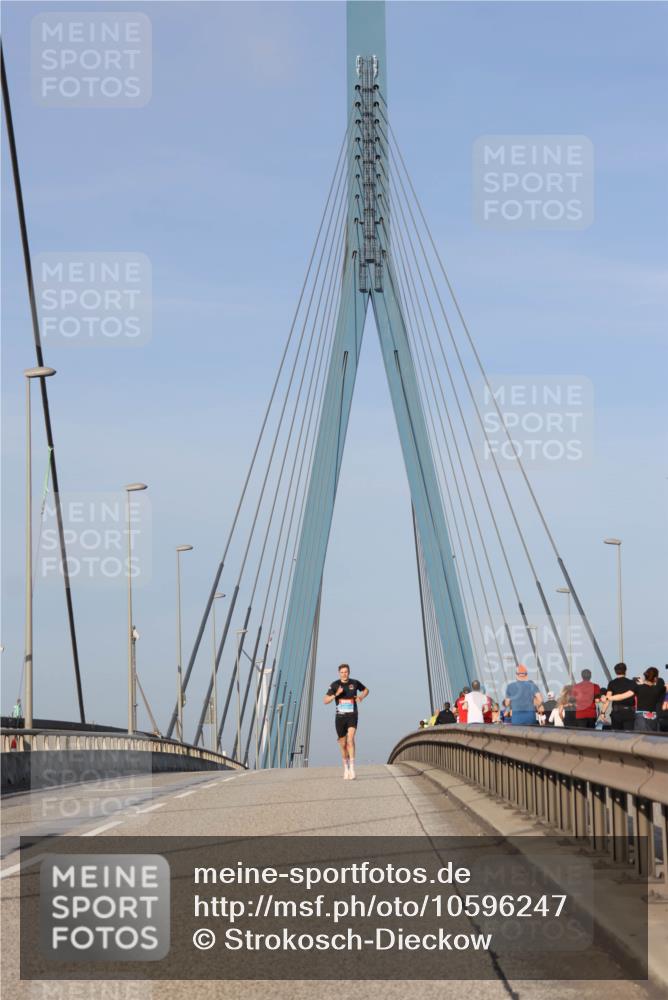 03.10.2026 - Köhlbrandbrückenlauf Strokosch-Dieckow http://msf.ph/oto/10596247 03.10.2026 09:28:24 Position 2  meine-sportfotos.de