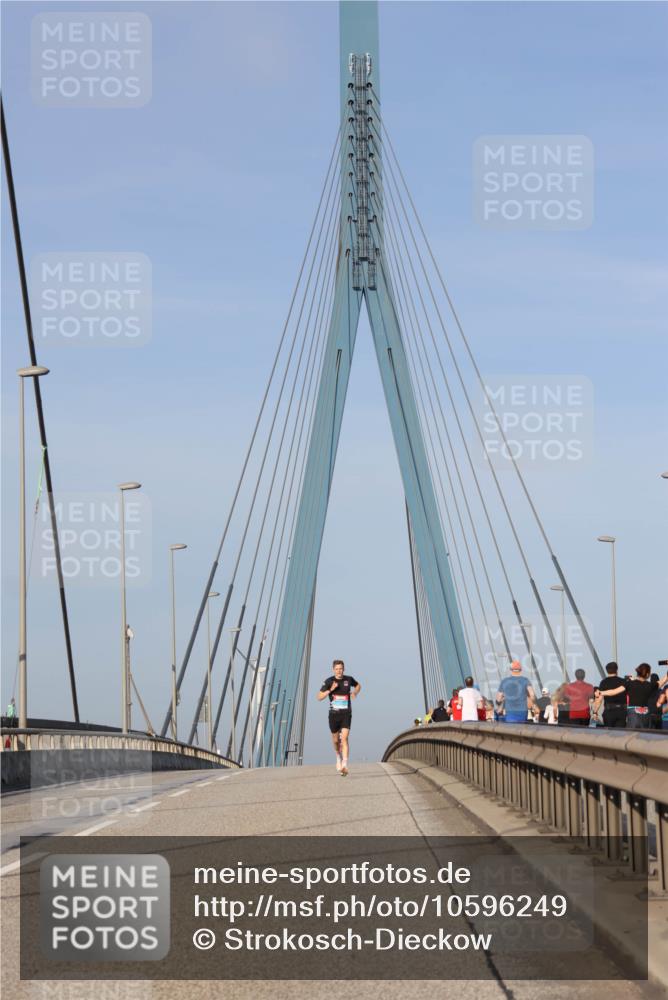 03.10.2026 - Köhlbrandbrückenlauf Strokosch-Dieckow http://msf.ph/oto/10596249 03.10.2026 09:28:24 Position 2  meine-sportfotos.de