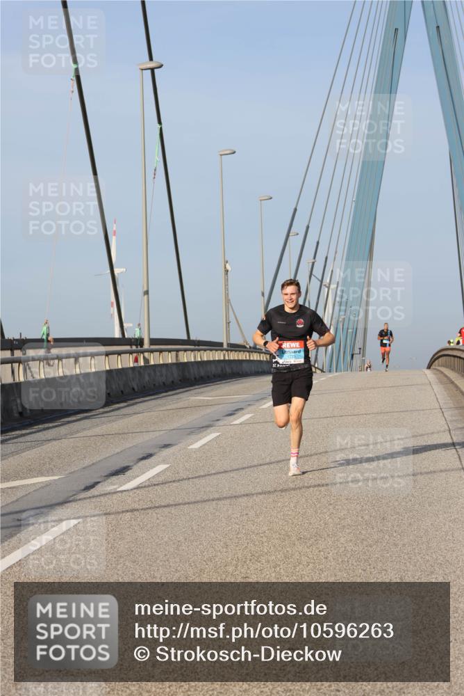 03.10.2026 - Köhlbrandbrückenlauf Strokosch-Dieckow http://msf.ph/oto/10596263 03.10.2026 09:28:29 Position 2  meine-sportfotos.de