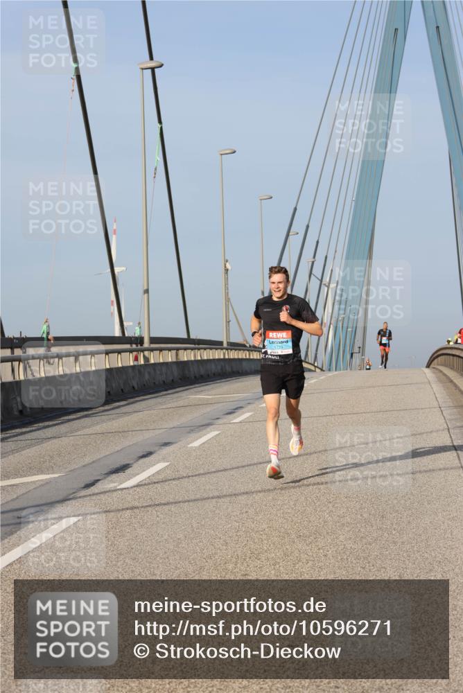 03.10.2026 - Köhlbrandbrückenlauf Strokosch-Dieckow http://msf.ph/oto/10596271 03.10.2026 09:28:29 Position 2  meine-sportfotos.de