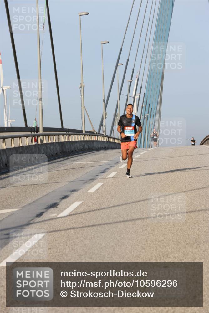 03.10.2026 - Köhlbrandbrückenlauf Strokosch-Dieckow http://msf.ph/oto/10596296 03.10.2026 09:28:40 Position 2  meine-sportfotos.de
