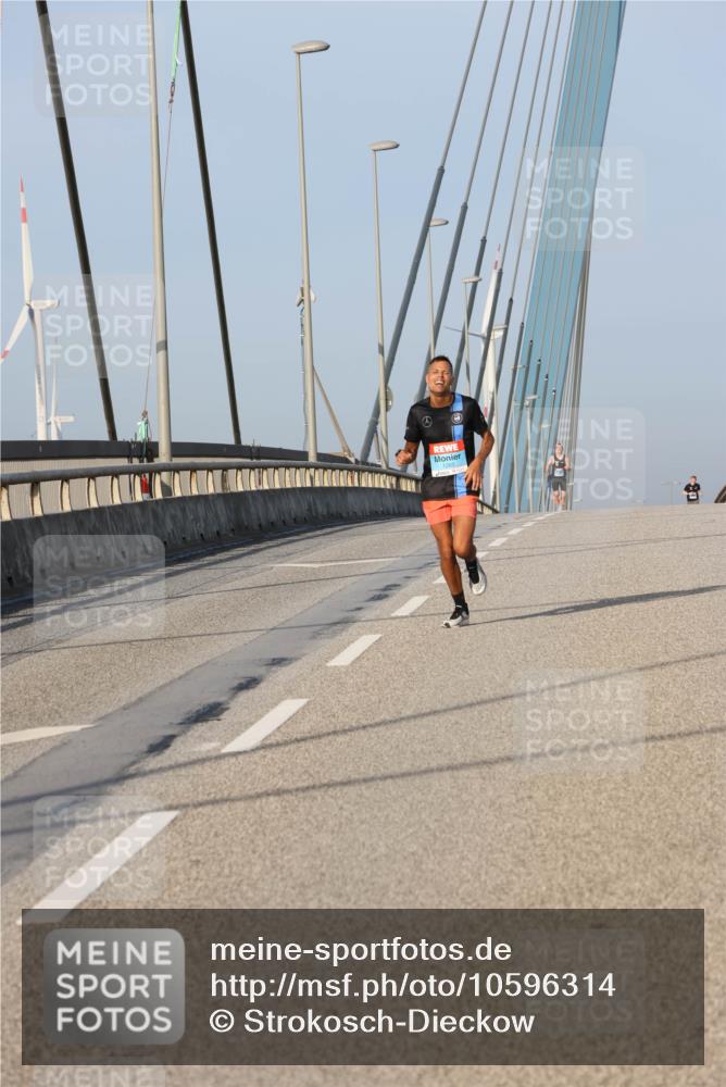 03.10.2026 - Köhlbrandbrückenlauf Strokosch-Dieckow http://msf.ph/oto/10596314 03.10.2026 09:28:41 Position 2  meine-sportfotos.de