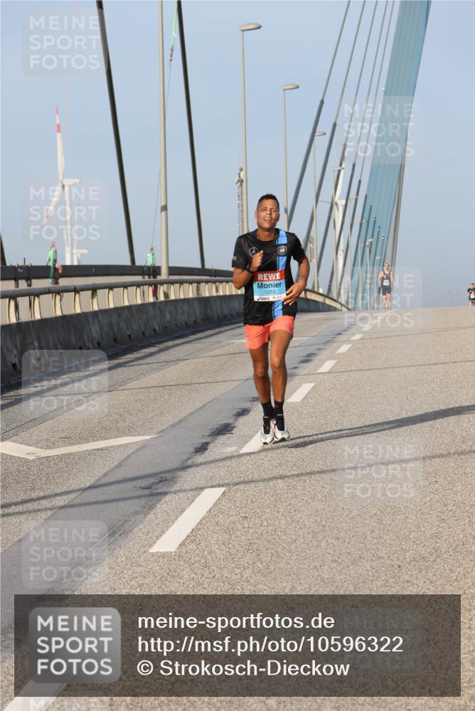 03.10.2026 - Köhlbrandbrückenlauf Strokosch-Dieckow http://msf.ph/oto/10596322 03.10.2026 09:28:43 Position 2 1263 meine-sportfotos.de