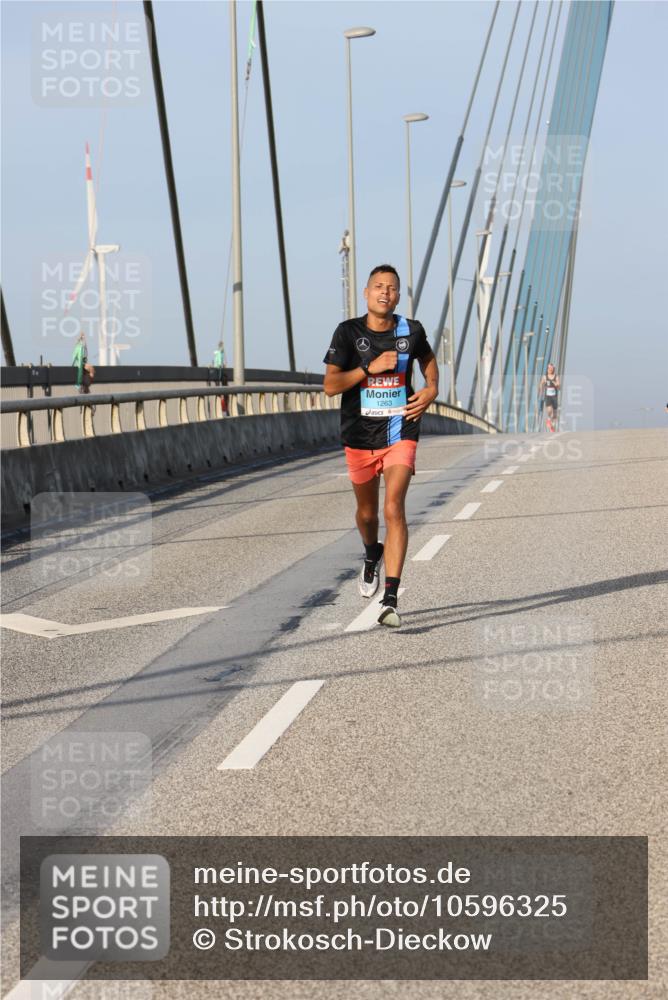 03.10.2026 - Köhlbrandbrückenlauf Strokosch-Dieckow http://msf.ph/oto/10596325 03.10.2026 09:28:43 Position 2 1263 meine-sportfotos.de