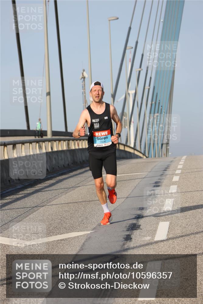 03.10.2026 - Köhlbrandbrückenlauf Strokosch-Dieckow http://msf.ph/oto/10596357 03.10.2026 09:29:01 Position 2 4, 1508 meine-sportfotos.de