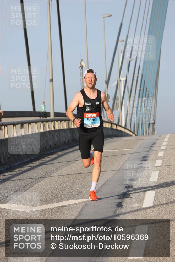 03.10.2026 - Köhlbrandbrückenlauf Strokosch-Dieckow http://msf.ph/oto/10596369 03.10.2026 09:29:01 Position 2 1508 meine-sportfotos.de