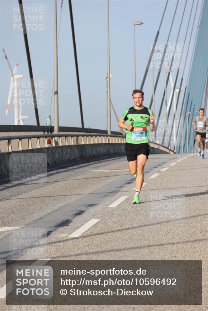 03.10.2026 - Köhlbrandbrückenlauf Strokosch-Dieckow http://msf.ph/oto/10596492 03.10.2026 09:29:55 Position 2 2043 meine-sportfotos.de