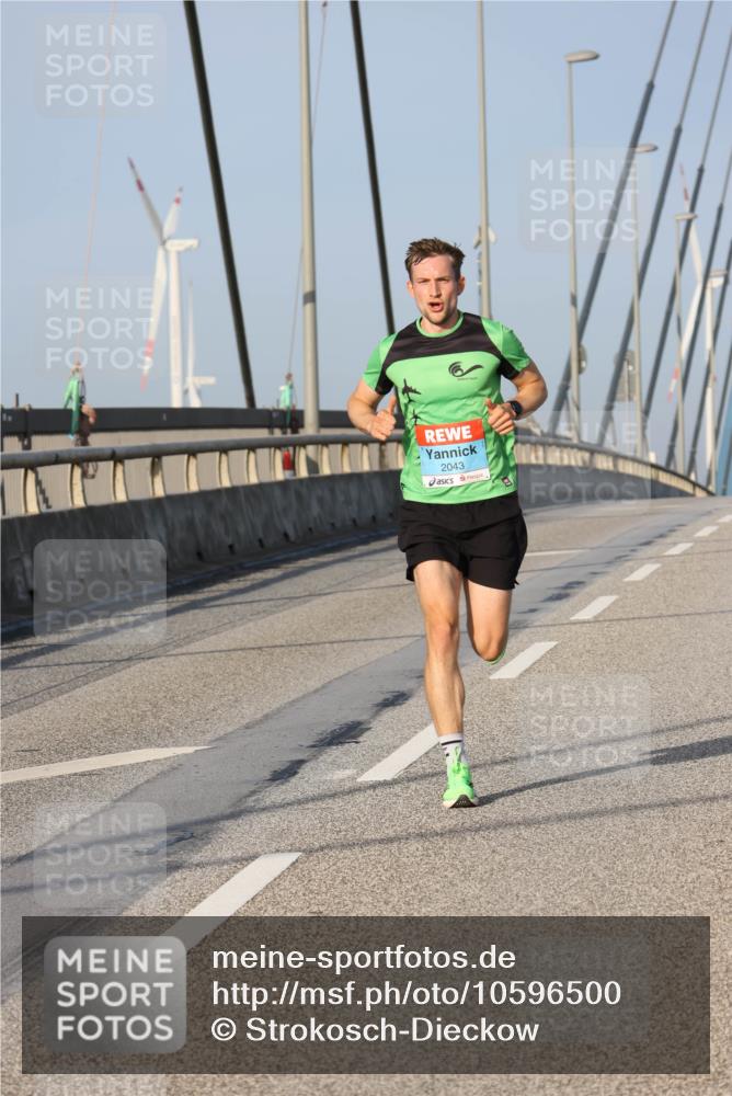 03.10.2026 - Köhlbrandbrückenlauf Strokosch-Dieckow http://msf.ph/oto/10596500 03.10.2026 09:29:57 Position 2 2043 meine-sportfotos.de