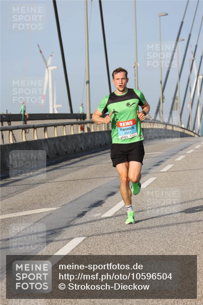 03.10.2026 - Köhlbrandbrückenlauf Strokosch-Dieckow http://msf.ph/oto/10596504 03.10.2026 09:29:57 Position 2 2043 meine-sportfotos.de