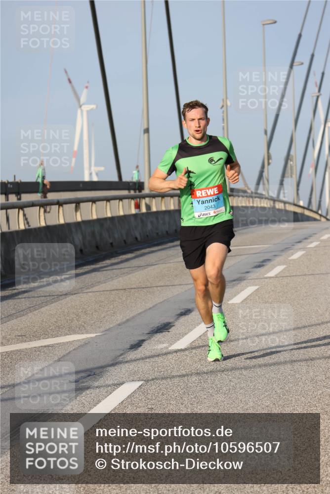 03.10.2026 - Köhlbrandbrückenlauf Strokosch-Dieckow http://msf.ph/oto/10596507 03.10.2026 09:29:57 Position 2 2043 meine-sportfotos.de