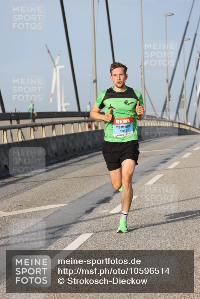03.10.2026 - Köhlbrandbrückenlauf Strokosch-Dieckow http://msf.ph/oto/10596514 03.10.2026 09:29:57 Position 2 2043 meine-sportfotos.de