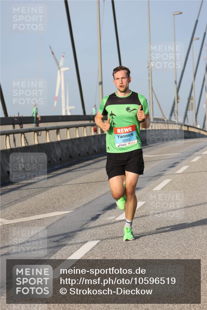 03.10.2026 - Köhlbrandbrückenlauf Strokosch-Dieckow http://msf.ph/oto/10596519 03.10.2026 09:29:57 Position 2 2043 meine-sportfotos.de