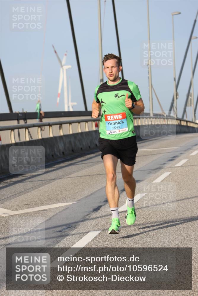 03.10.2026 - Köhlbrandbrückenlauf Strokosch-Dieckow http://msf.ph/oto/10596524 03.10.2026 09:29:58 Position 2 2043 meine-sportfotos.de