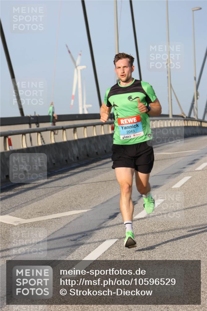 03.10.2026 - Köhlbrandbrückenlauf Strokosch-Dieckow http://msf.ph/oto/10596529 03.10.2026 09:29:58 Position 2 2043 meine-sportfotos.de