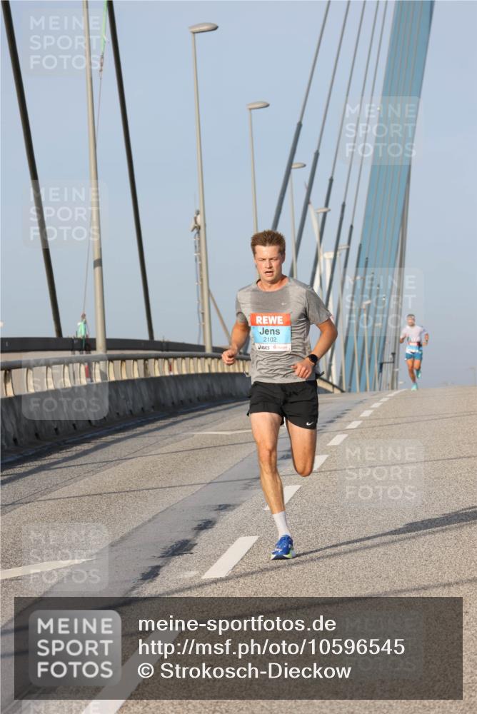 03.10.2026 - Köhlbrandbrückenlauf Strokosch-Dieckow http://msf.ph/oto/10596545 03.10.2026 09:30:04 Position 2 2102 meine-sportfotos.de