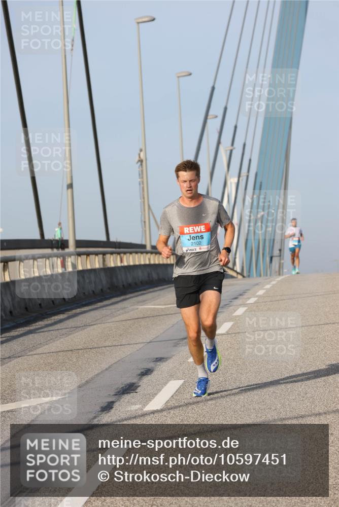 03.10.2026 - Köhlbrandbrückenlauf Strokosch-Dieckow http://msf.ph/oto/10597451 03.10.2026 09:30:04 Position 2 2102 meine-sportfotos.de