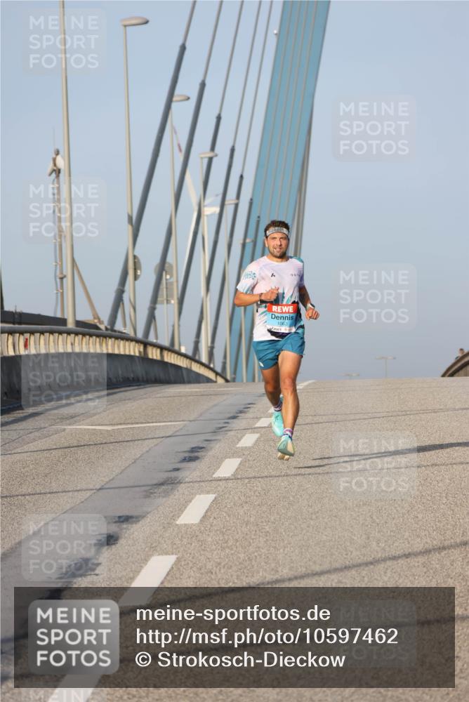 03.10.2026 - Köhlbrandbrückenlauf Strokosch-Dieckow http://msf.ph/oto/10597462 03.10.2026 09:30:14 Position 2 1063 meine-sportfotos.de