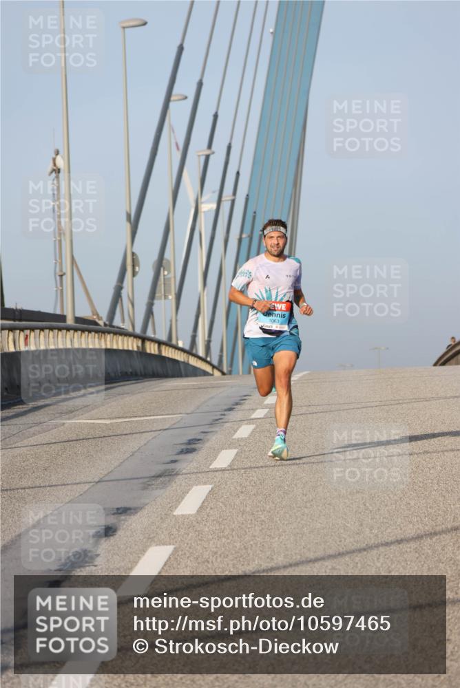03.10.2026 - Köhlbrandbrückenlauf Strokosch-Dieckow http://msf.ph/oto/10597465 03.10.2026 09:30:14 Position 2 1063 meine-sportfotos.de