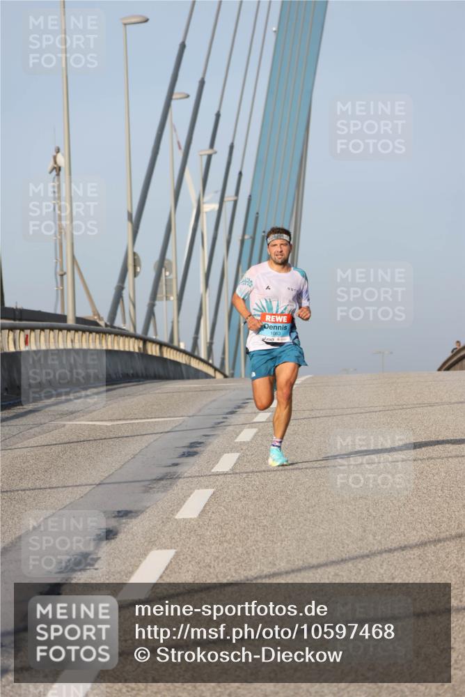 03.10.2026 - Köhlbrandbrückenlauf Strokosch-Dieckow http://msf.ph/oto/10597468 03.10.2026 09:30:14 Position 2 201, 1063 meine-sportfotos.de