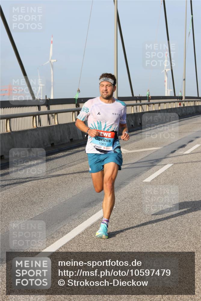 03.10.2026 - Köhlbrandbrückenlauf Strokosch-Dieckow http://msf.ph/oto/10597479 03.10.2026 09:30:19 Position 2 1063 meine-sportfotos.de