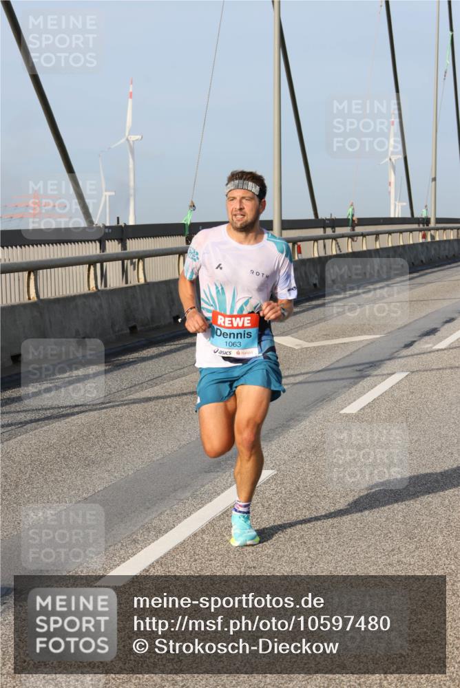 03.10.2026 - Köhlbrandbrückenlauf Strokosch-Dieckow http://msf.ph/oto/10597480 03.10.2026 09:30:19 Position 2 1063 meine-sportfotos.de