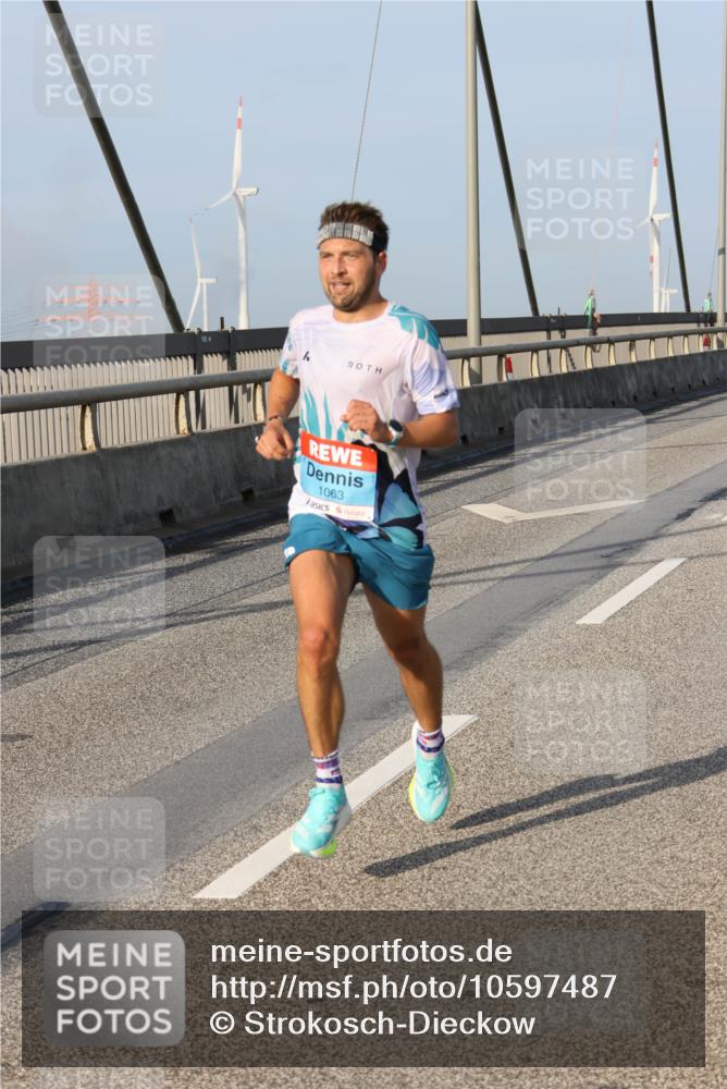 03.10.2026 - Köhlbrandbrückenlauf Strokosch-Dieckow http://msf.ph/oto/10597487 03.10.2026 09:30:19 Position 2 1063 meine-sportfotos.de