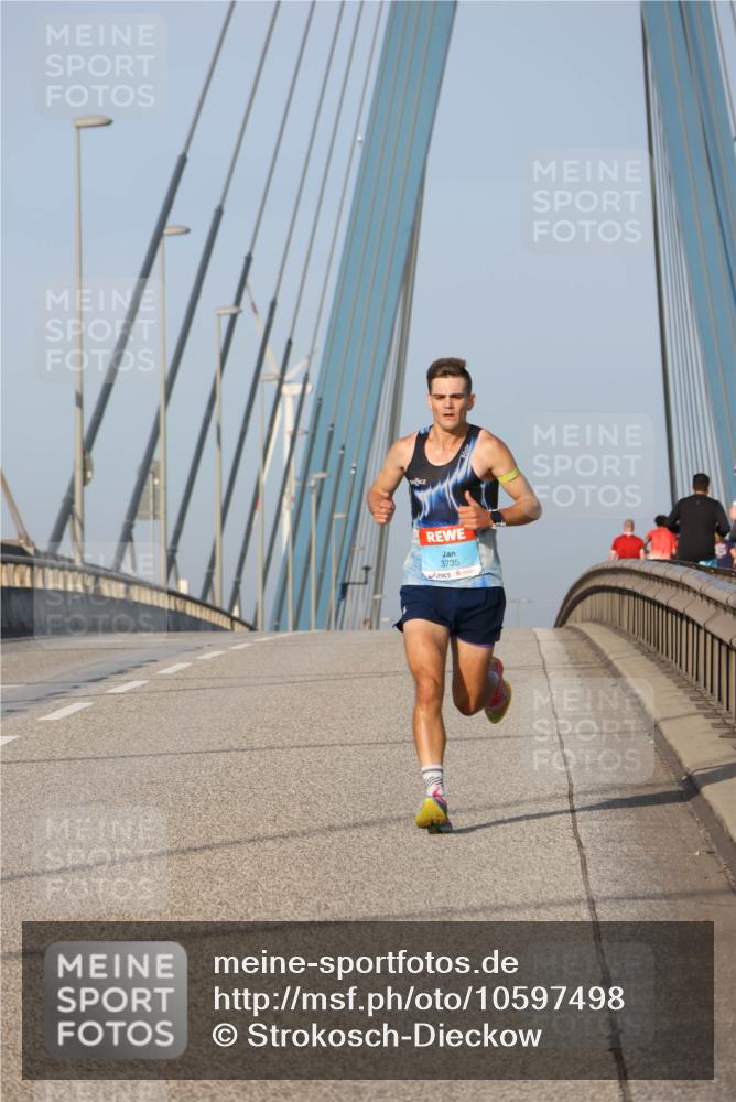 03.10.2026 - Köhlbrandbrückenlauf Strokosch-Dieckow http://msf.ph/oto/10597498 03.10.2026 09:30:24 Position 2 3735 meine-sportfotos.de