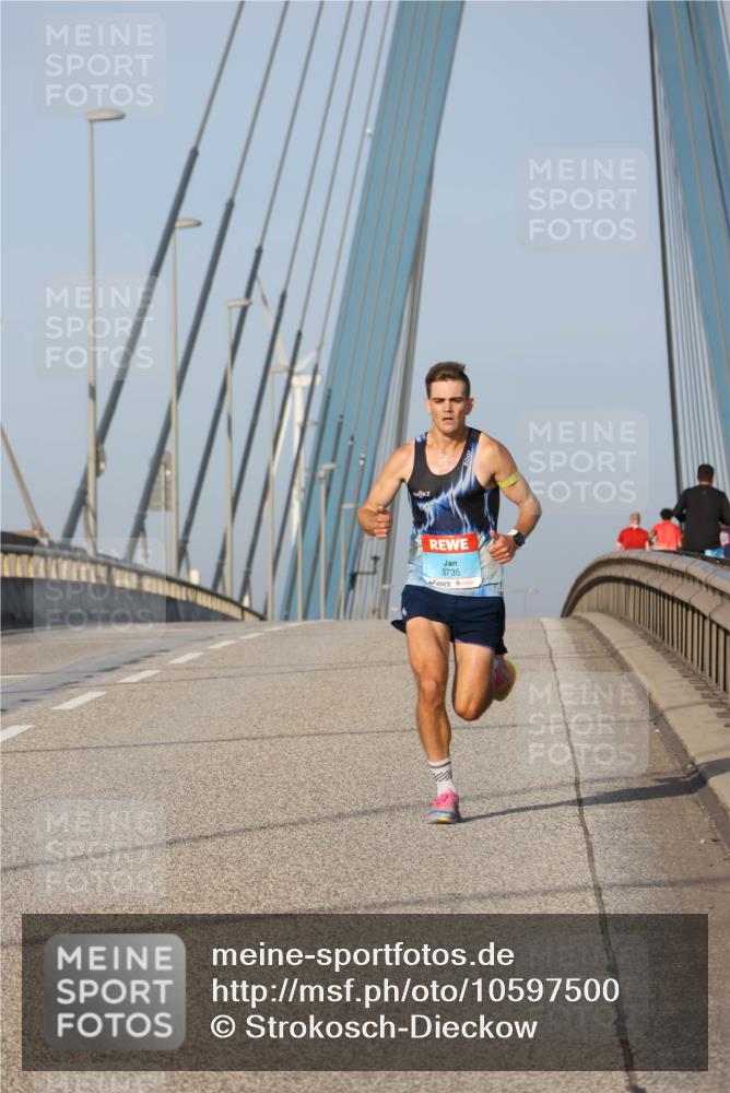 03.10.2026 - Köhlbrandbrückenlauf Strokosch-Dieckow http://msf.ph/oto/10597500 03.10.2026 09:30:24 Position 2 3735 meine-sportfotos.de