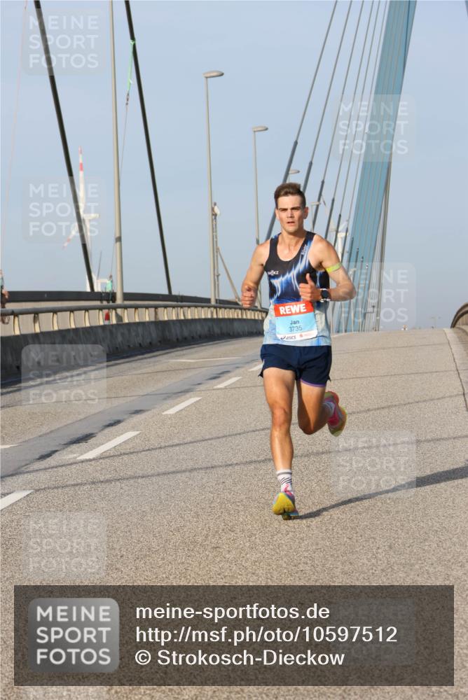 03.10.2026 - Köhlbrandbrückenlauf Strokosch-Dieckow http://msf.ph/oto/10597512 03.10.2026 09:30:26 Position 2 3735 meine-sportfotos.de