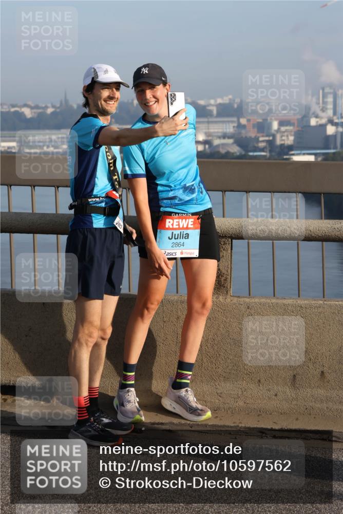03.10.2026 - Köhlbrandbrückenlauf Strokosch-Dieckow http://msf.ph/oto/10597562 03.10.2026 09:30:50 Position 2 555, 2864 meine-sportfotos.de