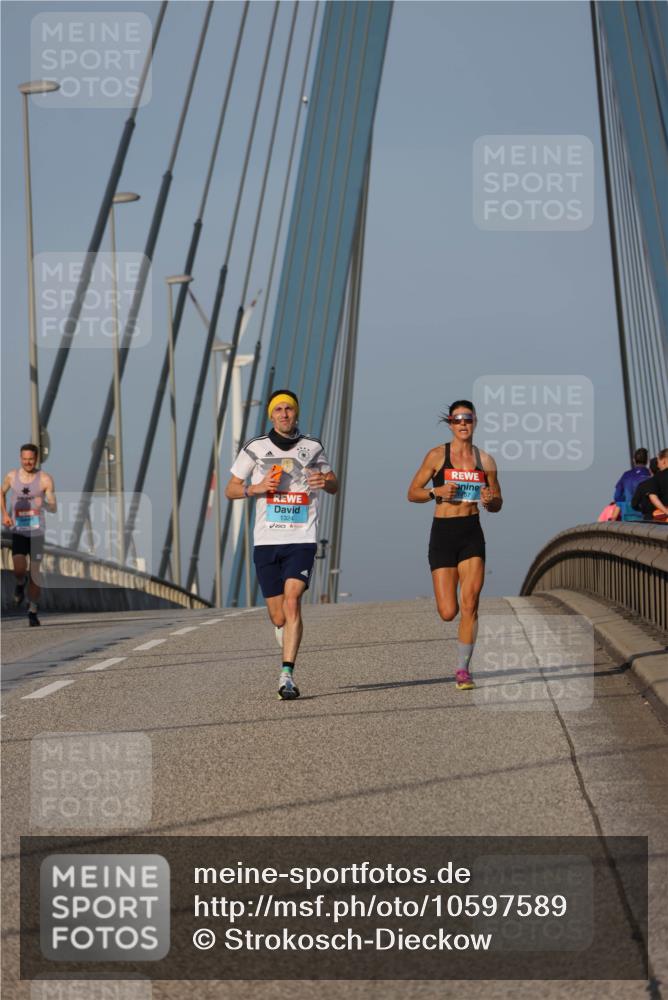 03.10.2026 - Köhlbrandbrückenlauf Strokosch-Dieckow http://msf.ph/oto/10597589 03.10.2026 09:31:01 Position 2  meine-sportfotos.de