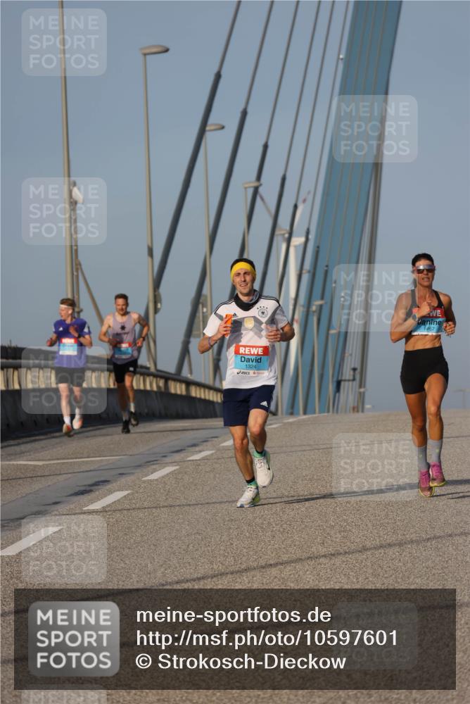 03.10.2026 - Köhlbrandbrückenlauf Strokosch-Dieckow http://msf.ph/oto/10597601 03.10.2026 09:31:02 Position 2 1324, 1467 meine-sportfotos.de