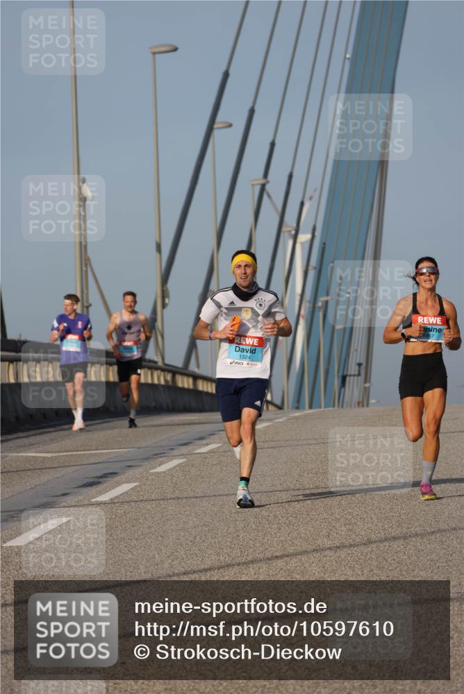 03.10.2026 - Köhlbrandbrückenlauf Strokosch-Dieckow http://msf.ph/oto/10597610 03.10.2026 09:31:02 Position 2 1324 meine-sportfotos.de