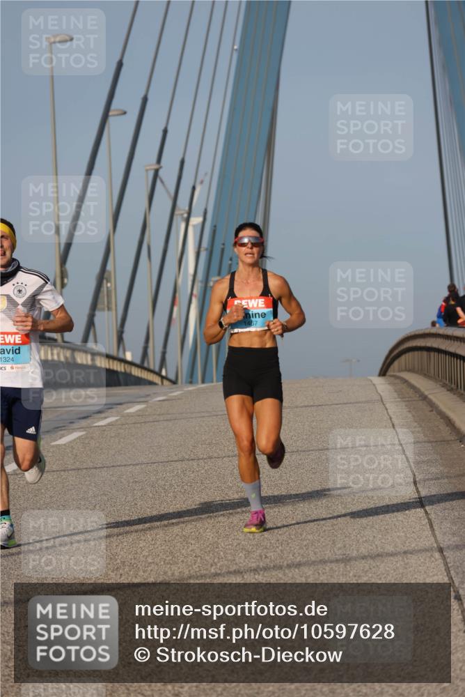 03.10.2026 - Köhlbrandbrückenlauf Strokosch-Dieckow http://msf.ph/oto/10597628 03.10.2026 09:31:04 Position 2 1324, 1467 meine-sportfotos.de
