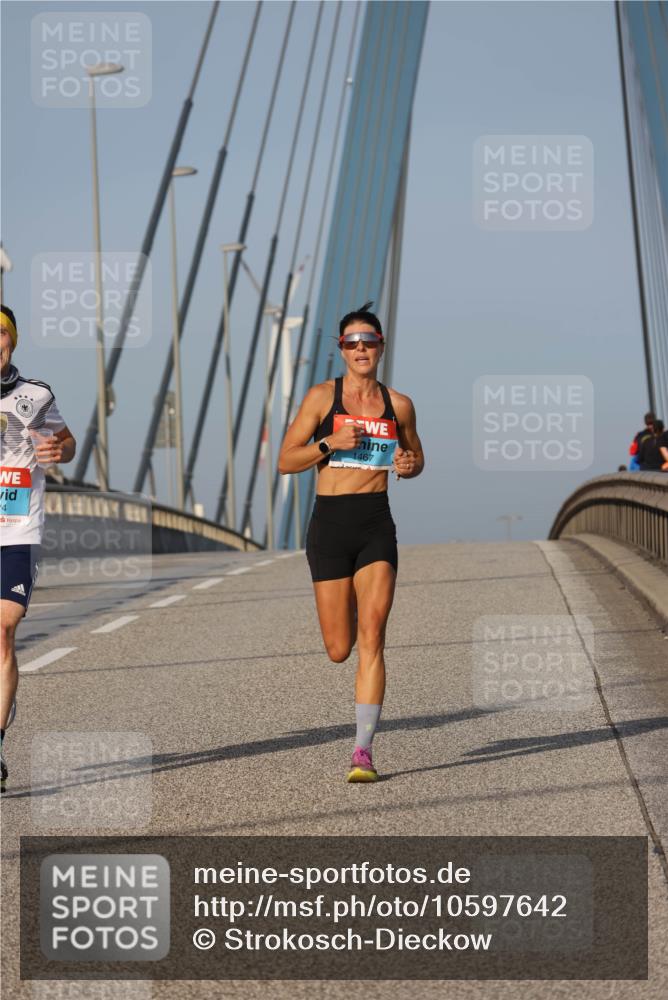 03.10.2026 - Köhlbrandbrückenlauf Strokosch-Dieckow http://msf.ph/oto/10597642 03.10.2026 09:31:04 Position 2 4, 1467 meine-sportfotos.de