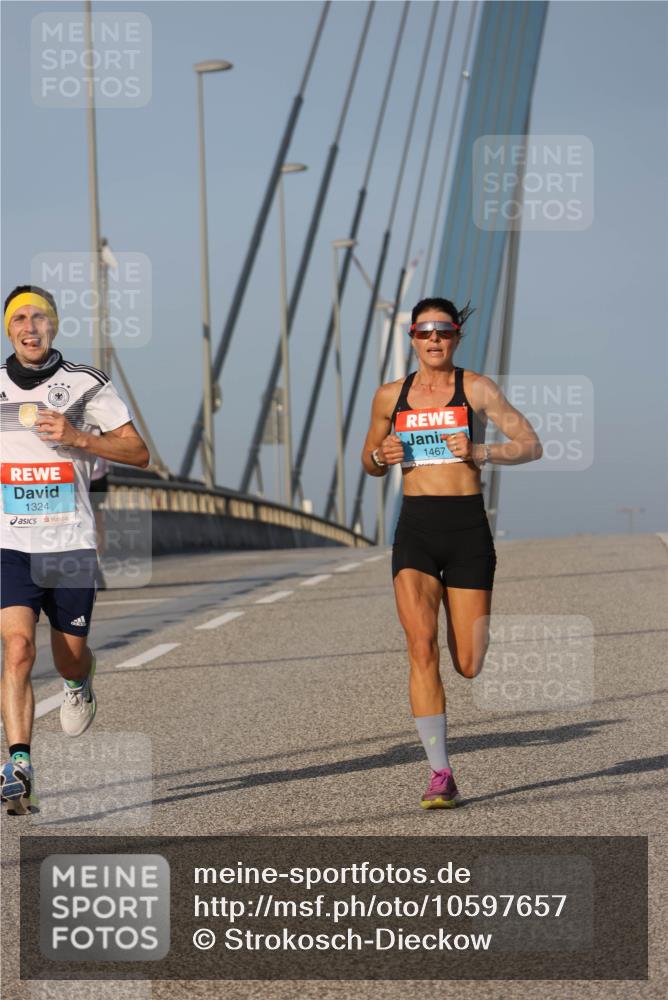 03.10.2026 - Köhlbrandbrückenlauf Strokosch-Dieckow http://msf.ph/oto/10597657 03.10.2026 09:31:04 Position 2 1324, 1467 meine-sportfotos.de