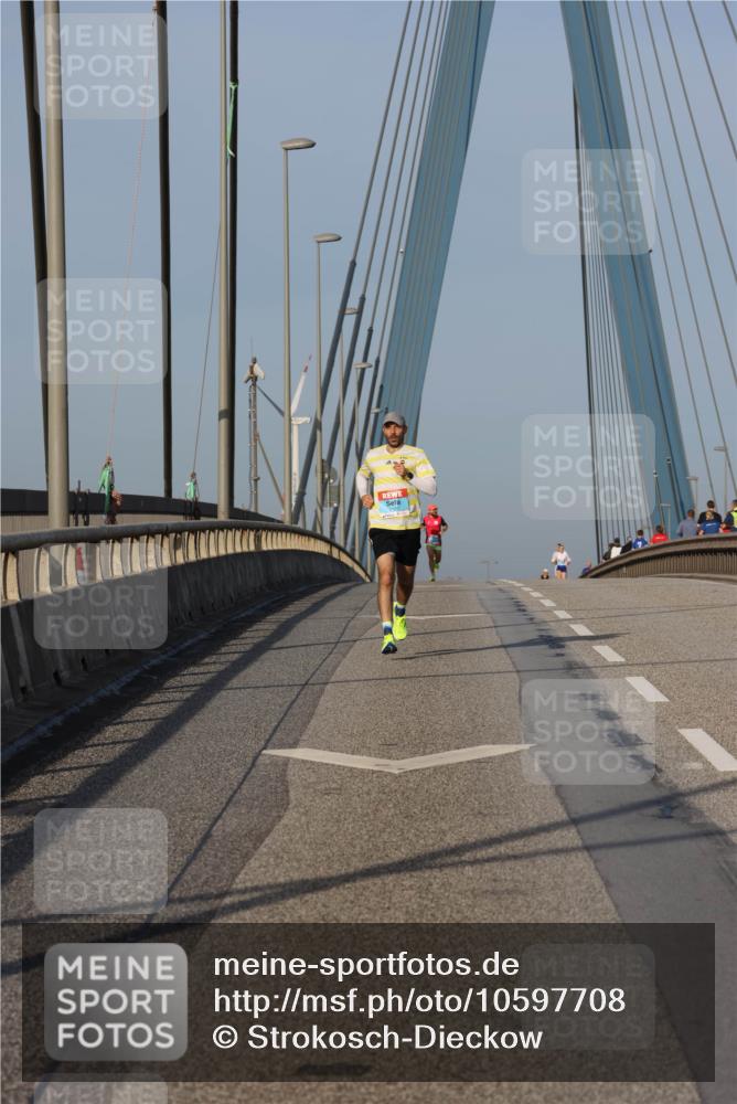 03.10.2026 - Köhlbrandbrückenlauf Strokosch-Dieckow http://msf.ph/oto/10597708 03.10.2026 09:31:42 Position 2  meine-sportfotos.de