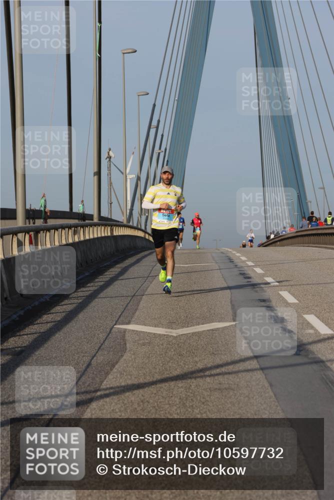 03.10.2026 - Köhlbrandbrückenlauf Strokosch-Dieckow http://msf.ph/oto/10597732 03.10.2026 09:31:43 Position 2  meine-sportfotos.de