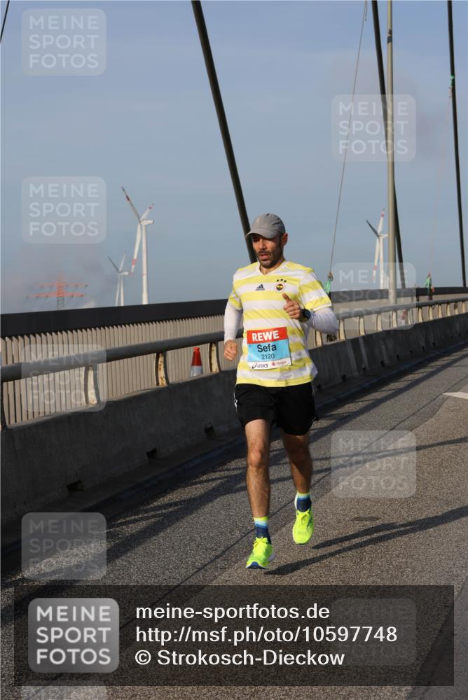 03.10.2026 - Köhlbrandbrückenlauf Strokosch-Dieckow http://msf.ph/oto/10597748 03.10.2026 09:31:47 Position 2 2120 meine-sportfotos.de