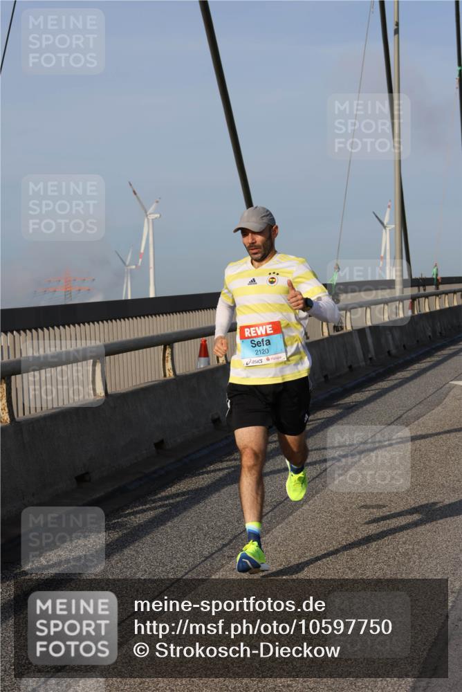 03.10.2026 - Köhlbrandbrückenlauf Strokosch-Dieckow http://msf.ph/oto/10597750 03.10.2026 09:31:47 Position 2 2120 meine-sportfotos.de