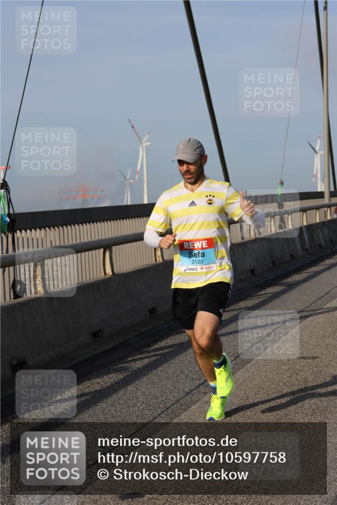 03.10.2026 - Köhlbrandbrückenlauf Strokosch-Dieckow http://msf.ph/oto/10597758 03.10.2026 09:31:47 Position 2 2120 meine-sportfotos.de