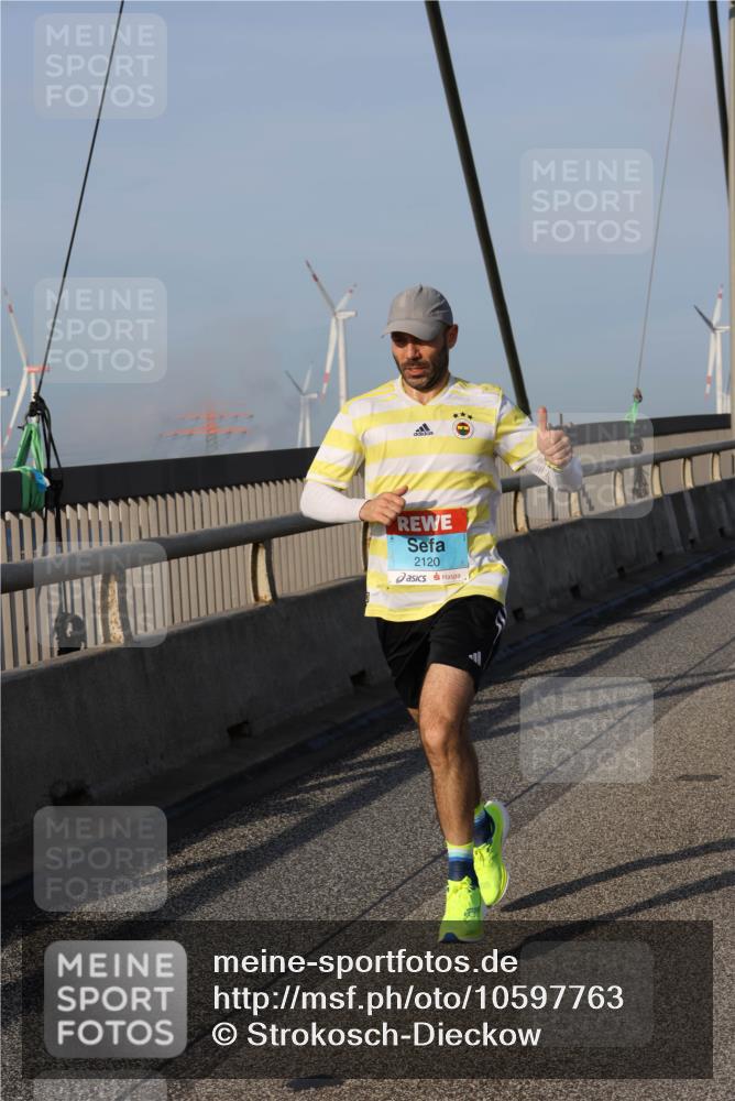 03.10.2026 - Köhlbrandbrückenlauf Strokosch-Dieckow http://msf.ph/oto/10597763 03.10.2026 09:31:47 Position 2 2120 meine-sportfotos.de