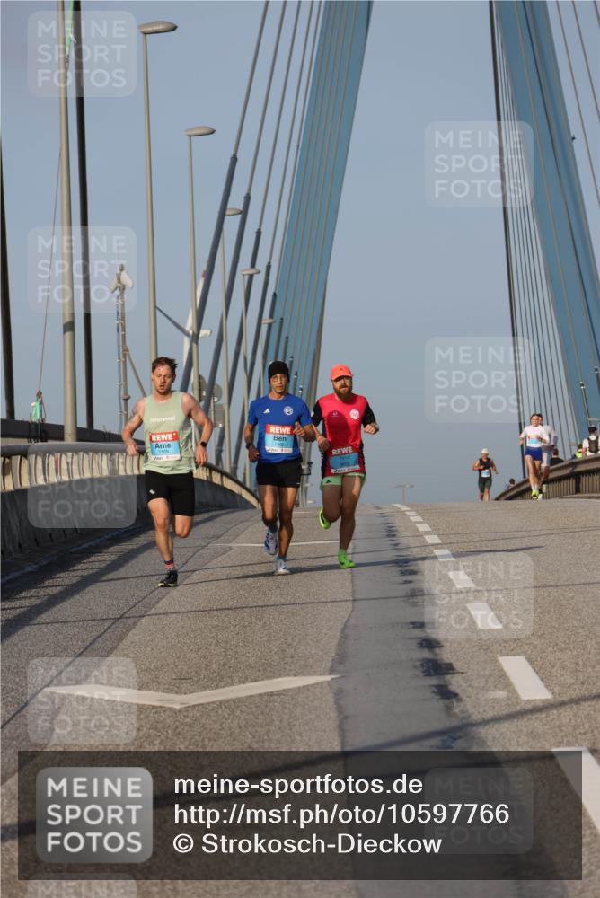 03.10.2026 - Köhlbrandbrückenlauf Strokosch-Dieckow http://msf.ph/oto/10597766 03.10.2026 09:31:54 Position 2 2109 meine-sportfotos.de