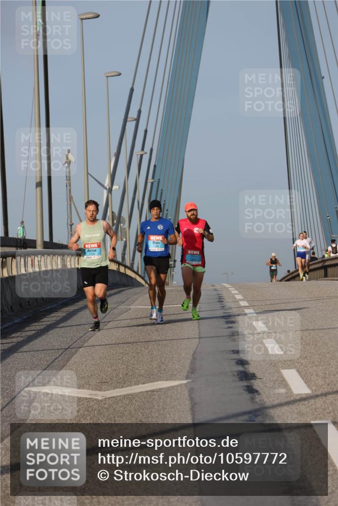 03.10.2026 - Köhlbrandbrückenlauf Strokosch-Dieckow http://msf.ph/oto/10597772 03.10.2026 09:31:54 Position 2 2109, 1083 meine-sportfotos.de