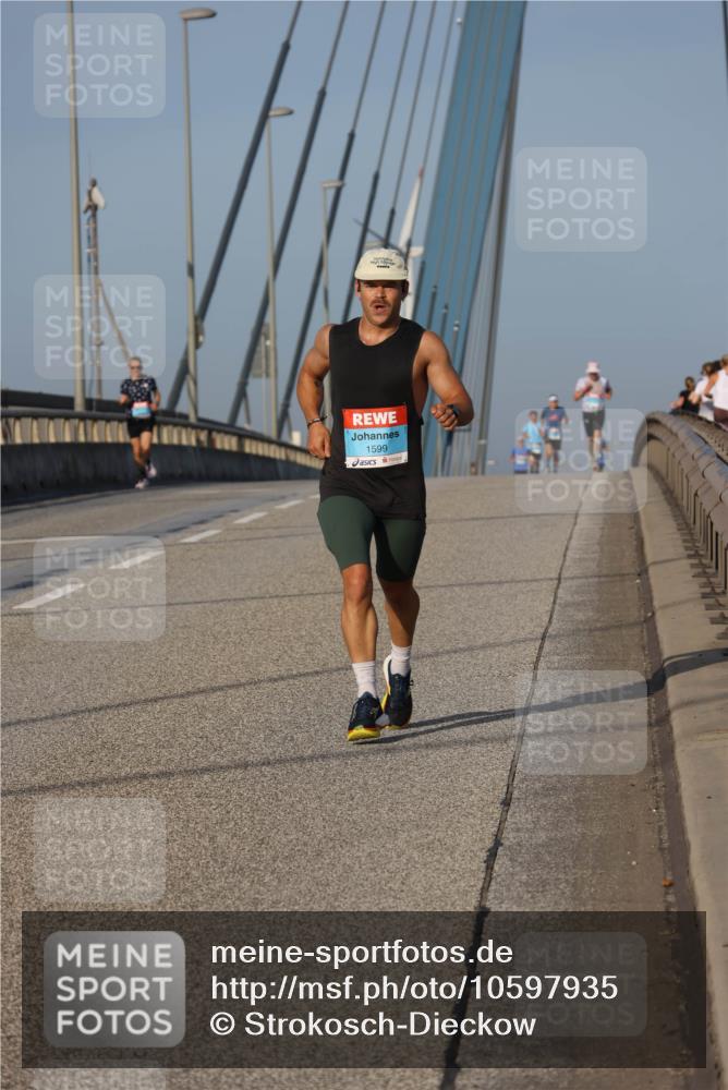 03.10.2026 - Köhlbrandbrückenlauf Strokosch-Dieckow http://msf.ph/oto/10597935 03.10.2026 09:32:21 Position 2 1599 meine-sportfotos.de