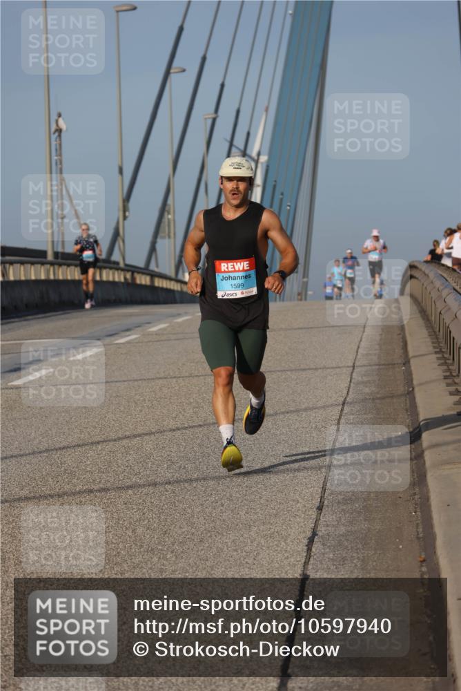 03.10.2026 - Köhlbrandbrückenlauf Strokosch-Dieckow http://msf.ph/oto/10597940 03.10.2026 09:32:21 Position 2 1599 meine-sportfotos.de